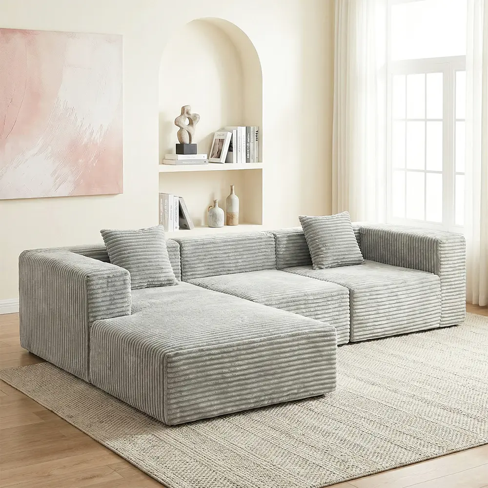 Szara sofa wieloosobowa