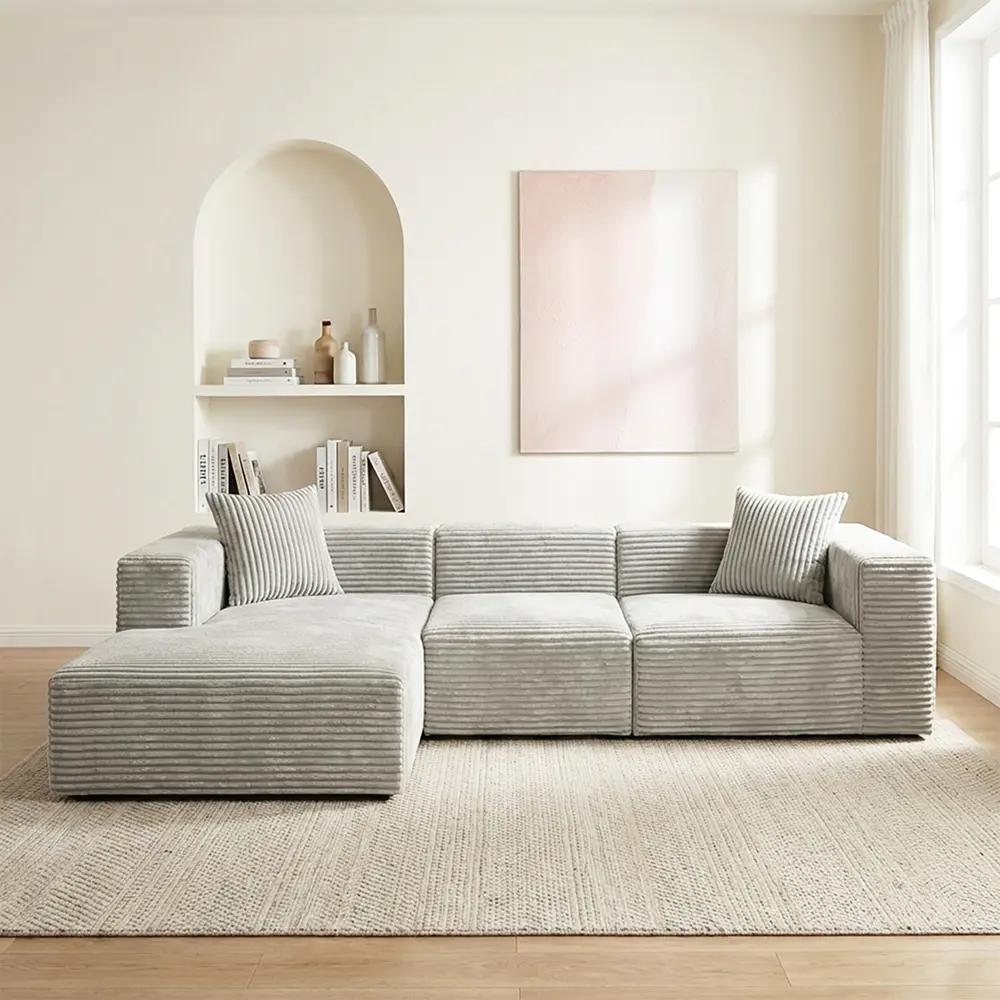 Szara sofa wieloosobowa